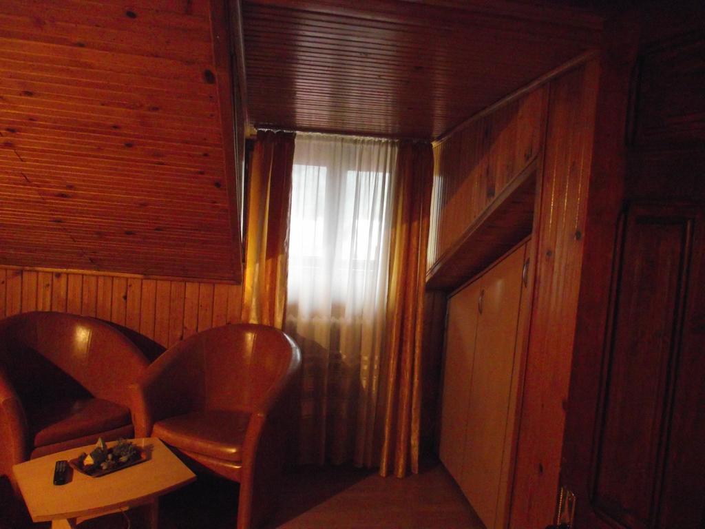 Pensiunea Fara Nume Busteni Room photo